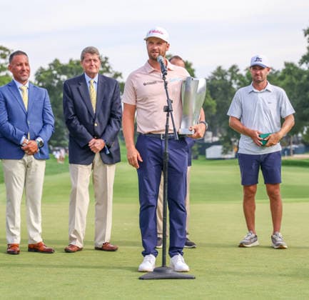 AUG 23, 2026: Wyndham Clark of the United States address the crowd during the final round of the BMW Championship at Bellerive Country Club in St. Louis, Missouri. CSM St. Louis United States - ZUMAc04_ 20260823_zma_c04_175 Copyright: xRomanxPunox