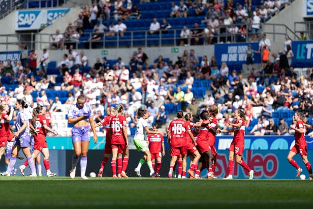 August 23, 2026, Sinsheim, Baden-WoÂ¼Rttemberg, Germany: VfB Stuttgart players celebrate after a 2-1 victory over TSG Hoffenheim in the clubÃ¢â‚¬â ¢s Frauen-Bundesliga debut at SNP Arena in Sinsheim, Germany, on Sunday, Aug. 23, 2026. Sinsheim Germany - ZUMAm349 20260823_zsp_m349_003 Copyright: xBrandonxMarchekx