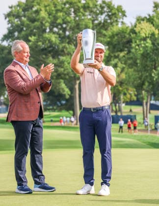 AUG 23, 2026: Wyndham Clark of the United States was presented with the BMW Championship trophy during the final round of the BMW Championship at Bellerive Country Club in St. Louis, Missouri. CSM St. Louis United States - ZUMAc04_ 20260823_zma_c04_176 Copyright: xRomanxPunox