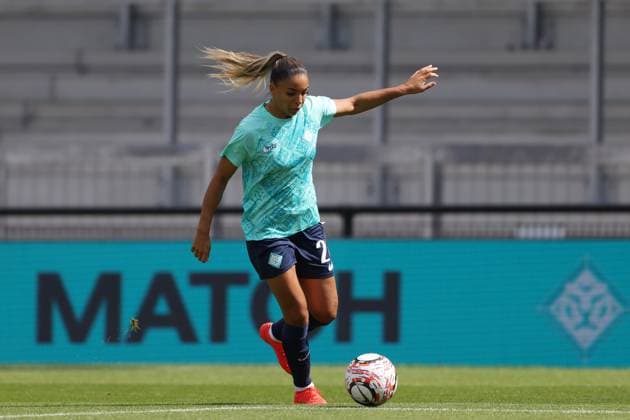 Pre Season Friendly - London City Lionesses v Atletico de Madrid Femenino BROMLEY, ENGLAND, AUGUST 23: Delphine Cascarino of London City Lionesses during the Pre Season Friendly match between London City Lionesses v Atletico de Madrid Femenino at Copper Jax Community Stadium, Bromley, London on 23 August. (Photo by Daniel Weir) London Copper Jax Community Stadium United Kingdom Copyright: xDanielxWeir SportsxPressxPhotox Sportspressphoto_SPR214533