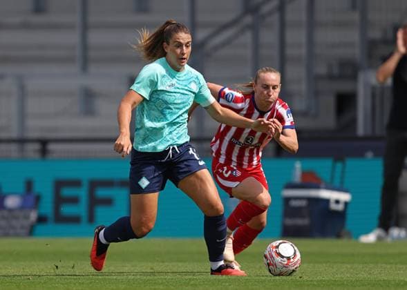 Pre Season Friendly - London City Lionesses v Atletico de Madrid Femenino BROMLEY, ENGLAND, AUGUST 23: Alexia Putellas of London City Lionesses during the Pre Season Friendly match between London City Lionesses v Atletico de Madrid Femenino at Copper Jax Community Stadium, Bromley, London on 23 August. (Photo by Daniel Weir) London Copper Jax Community Stadium United Kingdom Copyright: xDanielxWeir SportsxPressxPhotox Sportspressphoto_SPR214536