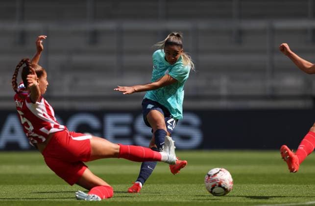 Pre Season Friendly - London City Lionesses v Atletico de Madrid Femenino BROMLEY, ENGLAND, AUGUST 23: Delphine Cascarino of London City Lionesses has a shot on goal during the Pre Season Friendly match between London City Lionesses v Atletico de Madrid Femenino at Copper Jax Community Stadium, Bromley, London on 23 August. (Photo by Daniel Weir) London Copper Jax Community Stadium United Kingdom Copyright: xDanielxWeir SportsxPressxPhotox Sportspressphoto_SPR214550