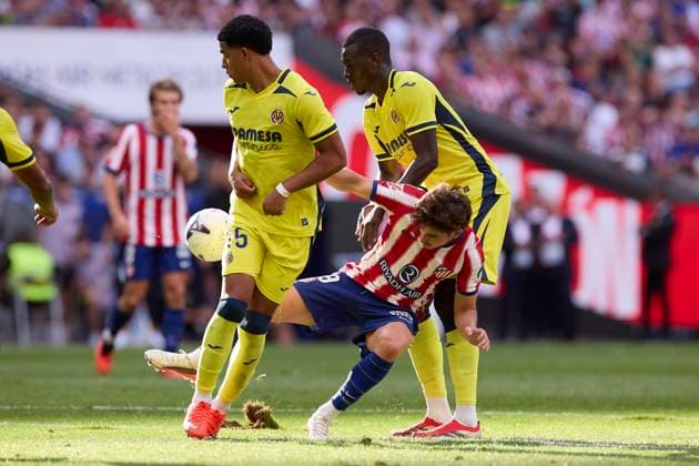 Atletico Madrid vs Villarreal CF at Riyadh Air Metropolitano stadium in Madrid, Spain - 23 Aug 2026 (From L to R) Santiago Mourino of Villarreal CF, Julian Alvarez of Atletico Madrid and Pape Gueye of Villarreal CF seen in action during the LaLiga EA Sports 2026 2027 week 2 football match between Atletico Madrid and Villarreal CF at Riyadh Air Metropolitano stadium. Final score; Atletico Madrid 2:2 Villarreal CF Madrid Spain Copyright: xFedericoxTitonex xSOPAxImagesx Federico-Titone-1444362