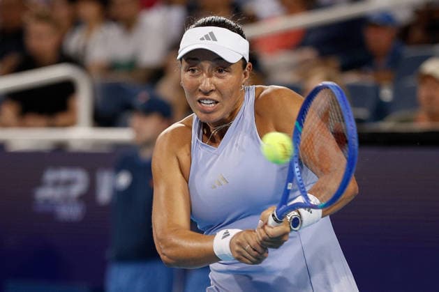 CINCINNATI, OH - AUGUST 23: Jessica Pegula of the United States hits a backhand during the final round of the Cincinnati Open at the Lindner Family Tennis Center on August 23, 2026 in Mason, Ohio. (Photo by Ian Johnson Icon Sportswire) TENNIS: AUG 23 Cincinnati Open EDITORIAL USE ONLY Icon260823054