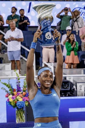 August 23, 2026, Mason, Ohio, U.S: Coco Gauff (USA) holds up the Rookwood trophy after winning the womenÃ¢â‚¬â ¢s Championship of the Cincinnati Open at the Lindner Family Tennis Center , Mason, Oh. WTA, Tennis Damen 2026 - Cincinnati Open - WomenÃ¢â‚¬â ¢S Championship  - ZUMAs304 20260823_zaf_s304_058 Copyright: xScottxStuartx