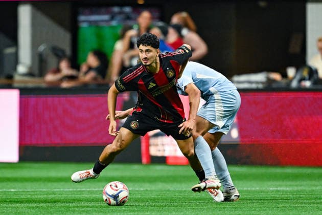 ATLANTA, GA - AUGUST 23: Steven Alzate 7 of Atlanta breaks from a defender during the MLS, Fussball Herren, USA match between Sporting Kansas City and Atlanta United FC on August 23rd, 2026 at Mercedes-Benz Stadium in Atlanta, GA. (Photo by Rich von Biberstein Icon Sportswire) SOCCER: AUG 23 MLS Atlanta United vs Sporting Kansas City EDITORIAL USE ONLY Icon260823034