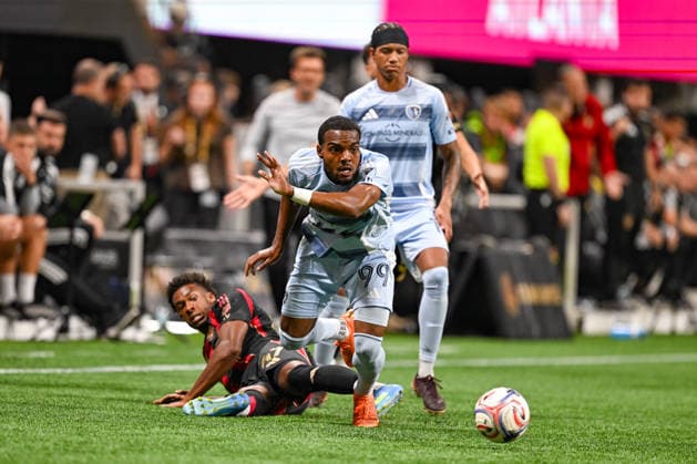 ATLANTA, GA - AUGUST 23: Jayden Reid 99 of Kansas City battles for possession during the MLS, Fussball Herren, USA match between Sporting Kansas City and Atlanta United FC on August 23rd, 2026 at Mercedes-Benz Stadium in Atlanta, GA. (Photo by Rich von Biberstein Icon Sportswire) SOCCER: AUG 23 MLS Atlanta United vs Sporting Kansas City EDITORIAL USE ONLY Icon260823038