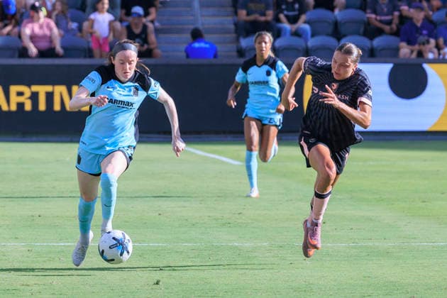 August 23, 2026, Los Angeles, California, USA: Rose Lavelle 16 of the NJ NY Gotham FC takes the ball up the center as Carina Lageyre 16 of the Angel City FC defends during their regular season NWSL game on Sunday August 23, 2026 at the BMO Stadium in Los Angeles, California. ACFC tie with NJ NY Gotham FC, 0-0. ARIANA RUIZ PI Los Angeles USA - ZUMAp124 20260823_zaa_p124_003 Copyright: xArianaxRuizx