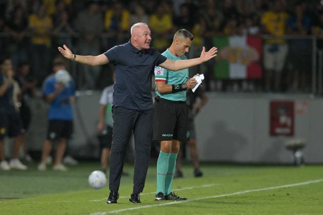 SOCCER - Serie A - Frosinone Calcio vs. Juventus FC Photo by IPA ABACAPRESS.COM87747697 - Massimiliano Alvini, head coach of Frosinone, during the Serie A Enilive soccer match between Frosinone and Juventus FC at the Benito Stirpe Stadium on August 23, 2026, in Frosinone, Lazio. During the Frosinone Calcio vs. Juventus FC Italian Serie A soccer match in Frosinone, Italy, on August 23, 2026 Frosinone Italy  Copyright: xIPAxSport ABACAx