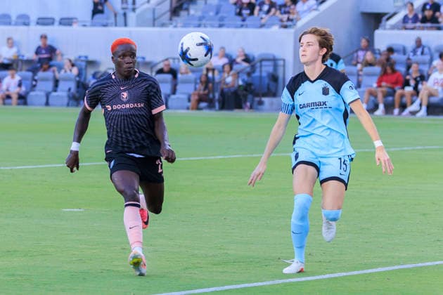 August 23, 2026, Los Angeles, California, USA: Prisca Chilufya 24 of the Angel City FC and Tierna Davidson 15 of the NJ NY Gotham FC attempts to take possession of the ball during their regular season NWSL game on Sunday August 23, 2026 at the BMO Stadium in Los Angeles, California. ACFC tie with NJ NY Gotham FC, 0-0. ARIANA RUIZ PI Los Angeles USA - ZUMAp124 20260823_zaa_p124_025 Copyright: xArianaxRuizx