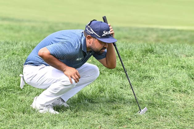 ST. LOUIS, MO - AUGUST 23: J.J. Spaun of the United States lines up his putt on the 15th green during the final round of the PGA, Golf Herren BMW Championship ship on Sunday August 23nd, 2026 at Bellerive Country Club in Town and Country, MO (Photo by Rick Ulreich Icon Sportswire) GOLF: AUG 23 PGA BMW Championship EDITORIAL USE ONLY Icon2608237653465