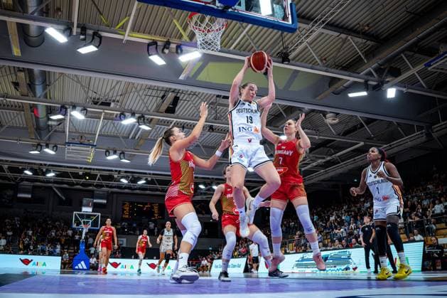 Basketball Göttingen 23.08.2026 Freundschaftsspiel Testspiel Deutschland (GER) - Ungarn (HUN) Britta Daub (Deutschland, No.19) Veronika Kanyasi (Ungarn, No.07) *** Basketball Göttingen, August 23, 2026 Friendly Match Germany (GER) vs. Hungary (HUN) Britta Daub (Germany, No. 19) Veronika Kanyasi (Hungary, No. 07)