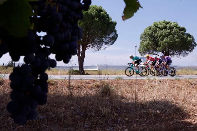 Sport Bilder des Tages Some riders compete in the third stage of La Vuelta a Espana cycling tour, over 166,7 km from Gruissan to Font- Romeu (both in France). La Vuelta a Espana cycling tour - Stage 3 !ACHTUNG: NUR REDAKTIONELLE NUTZUNG!  Copyright: xJavierxLizónx GRAF4006 20260824-55021214874_1