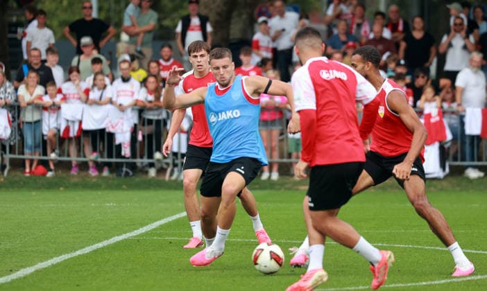 24.08.26 VfB Stuttgart Training Deutschland, Stuttgart, 24.08.2026, Fussball, Bundesliga, Saison 2026 2027, VfB Stuttgart Training: Ermedin Demirovic. *** August 24, 2026 VfB Stuttgart Training Germany, Stuttgart, August 24, 2026, Soccer, Bundesliga, 2026–2027 Season, VfB Stuttgart Training Ermedin Demirovic