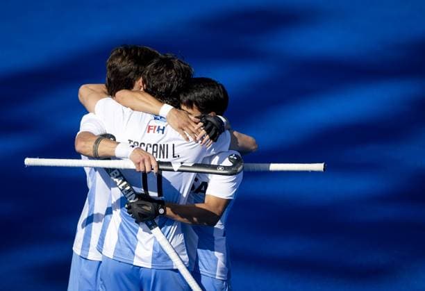 AMSTELVEEN - Lucas Toscani of Argentina celebrates the 5-1 during the Hockey World Cup match between Argentina and India at the Wagener Stadium. KOEN VAN WEEL ANP xVIxANPxSportx xxANPxIVx 566194867 originalFilename: 566194867.jpg