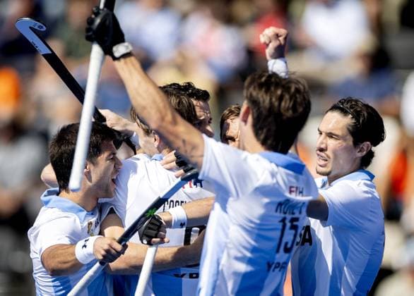 AMSTELVEEN - Nicolas Della Torre of Argentina celebrates the 2-0 during the Hockey World Cup match between Argentina and India at the Wagener Stadium. KOEN VAN WEEL ANP xVIxANPxSportx xxANPxIVx 566196112 originalFilename: 566196112.jpg