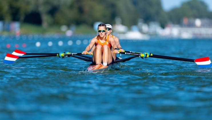 AMSTERDAM - Roos de Jong and Benthe Boonstra in action during the heats for the women s double sculls at the World Rowing Championships on the Bosbaan in the Amsterdamse Bos. IRIS VAN DEN BROEK ANP xVIxANPxSportx xxANPxIVx 566199612 originalFilename: 566199612.jpg