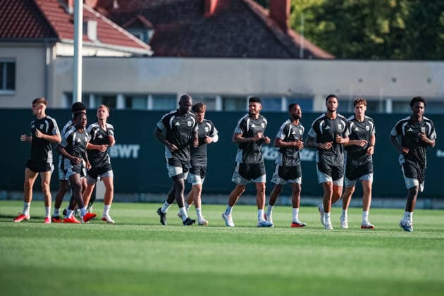 SOCCER - UEFA CL, LASK vs Celtic LINZ,AUSTRIA,24.AUG.26 - SOCCER - UEFA Champions League, play-off, Linzer ASK vs Celtic Glasgow, preview, training LASK. Image shows the team of LASK during the training.  GEPAxpictures xManuelxBinder