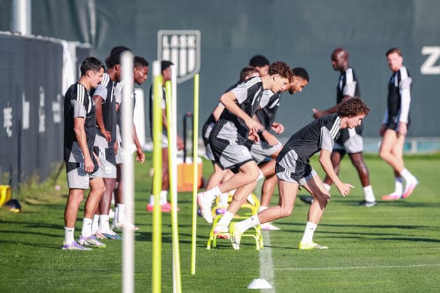 SOCCER - UEFA CL, LASK vs Celtic LINZ,AUSTRIA,24.AUG.26 - SOCCER - UEFA Champions League, play-off, Linzer ASK vs Celtic Glasgow, preview, training LASK. Image shows the team of LASK during the training.  GEPAxpictures xManuelxBinder