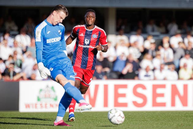 (L-R) Timo Schlieck (SC Verl, 01), Patson Daka (Hamburger SV, 27) GER, SC Verl vs. Hamburger SV, Fussball, DFB-Pokal, 1. Runde, Spielzeit 2026 2027, 24.08.2026 DFL Regulations prohibit any use of photographers as image sequences and or quasi-video. GER, SC Verl vs. Hamburger SV, Fussball, DFB-Pokal, 1. Runde, Spielzeit 2026 2027, 24.08.2026 Verl *** L R Timo Schlieck, SC Verl, 01; Patson Daka, Hamburger SV, 27 GER; SC Verl vs. Hamburger SV, Soccer, DFB Cup, 1st Round, 2026–2027 Season, August 24, 2026 DFL regulations prohibit any use of photographs as image sequences and or quasi-video GER, SC Verl vs. Hamburger SV, Soccer, DFB Cup, Round 1, 2026–2027 season, August 24, 2026 Verl Copyright: xEibner-Pressefoto JanxRollingerx EP_JSK
