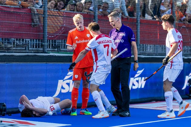 FIH Hockey World Cup: Netherlands v England AMSTELVEEN, NL - AUGUST 24: Tjep Hoedemakers of Netherlands and Zachary Wallace, Liam Sanford and Conor Williamson of England during the FIH Hockey World Cup match between Netherlands and England at Wagener Stadion on August 24, 2026 in Amstelveen, Netherlands. Amstelveen Wagener Stadion Netherlands Content not available for redistribution in The Netherlands directly or indirectly through any third parties. Copyright: xMarcelxvanxPlateringenx