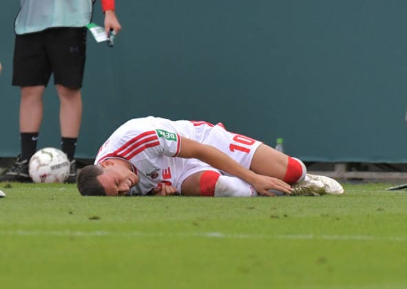 24.08.2026, xblx, Fussball DFB Pokal 1.Runde, Kickers Wuerzburg - 1.FC Köln v.l. Said El Mala (1. FC Köln) , verletzt, Verletzung, Wuerzburg *** August 24, 2026, xblx, Soccer DFB Cup First Round, Kickers Würzburg vs. 1. FC Köln, Said El Mala (1. FC Köln), injured, injury, Würzburg