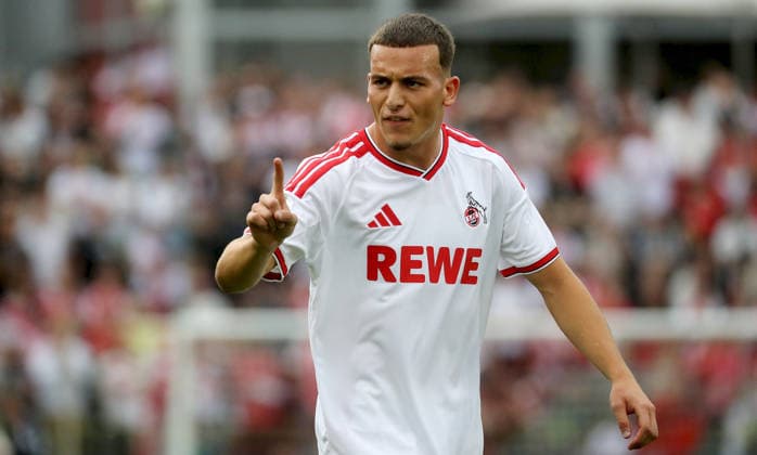 24.08.2026, xfsx, Herren, Fussball, Saison 2026 2027, DFB-Pokal, 1. Hauptrunde: FC Wuerzburger Kickers - 1. FC Koeln v.li.: Said El Mala (1. FC Koeln) gibt Anweisungen, gestikuliert, mit den Armen gestikulieren, gives instructions, gesticulate, Einzelbild Wuerzburg AKON ARENA Bayern Deutschland *** August 24, 2026, xfsx, Men s, Soccer, 2026–2027 Season, DFB Cup, 1st Round: FC Würzburger Kickers 1 vs. FC Köln – Said El Mala 1; FC Köln gives instructions, gesticulates with his arms; still image from Würzburger AKON ARENA, Bavaria, Germany