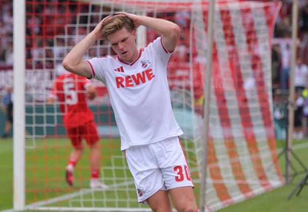 24.08.2026, xblx, Fussball DFB Pokal 1.Runde, Kickers Wuerzburg - 1.FC Köln v.l. Marius Bülter Buelter (1. FC Köln), enttäuscht, enttaeuscht schauend, dissapointed, Enttäuschung, Enttaeuschung Wuerzburg *** August 24, 2026, xblx, Soccer DFB Cup 1st Round, Kickers Würzburg vs. 1. FC Köln, Marius Bülter (Buelter) of 1. FC Köln, looking disappointed, disappointment, Würzburg