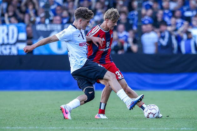 2026.08.24, xkwix, Fußball, DFB-Pokal, SC Verl - Hamburger SV, SPORTCLUB Arena, 1.Runde, Saison 2026 2027: Janne Berner (SC Verl 34) im Zweikampf gegen Louis Lemke (Hamburger SV 37) DFB regulations prohibit any use of photographs as image sequences and or quasi-video. Photo: xKamilxWilkowskixPressefotoKochx Nordrhein-Westfalen Deutschland *** August 24, 2026, xkwix, Soccer, DFB Cup, SC Verl vs. Hamburger SV, SPORTCLUB Arena, Round 1, 2026–2027 Season: Janne Berner (SC Verl, No. 34) in a tackle against Louis Lemke (Hamburger SV, No. 37). DFB regulations prohibit any use of photographs as image sequences and or quasi-video. Photo: xKamilxWilkowskixPressefotoKochx, North Rhine-Westphalia, Germany