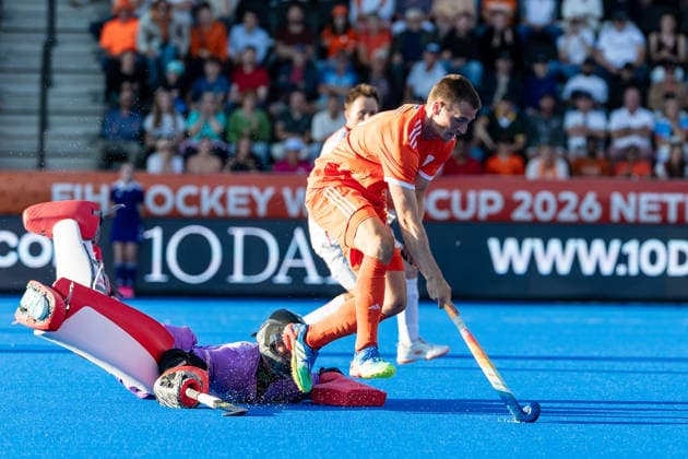 FIH Hockey World Cup: Netherlands v England AMSTELVEEN, NL - AUGUST 24: Jorrit Croon of Netherlands and James Mazarelo of England during the FIH Hockey World Cup match between Netherlands and England at Wagener Stadion on August 24, 2026 in Amstelveen, Netherlands. Amstelveen Wagener Stadion Netherlands Content not available for redistribution in The Netherlands directly or indirectly through any third parties. Copyright: xMarcelxvanxPlateringenx