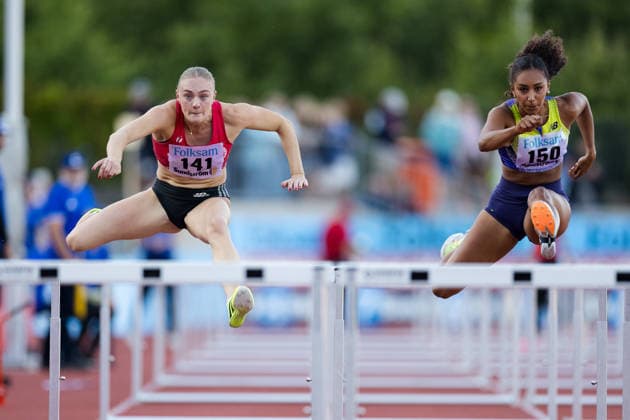 260824 Lovisa Karlsson, Högby IF och Marika Majewska, Polen tävlar i damernas 100 meter häck under friidrottstävlingen i Folksam Grand Prix den 24 augusti 2026 i Göteborg. *** August 24, 2026: Lovisa Karlsson of Högby IF and Marika Majewska of Poland compete in the women’s 100-meter hurdles at the Folksam Grand Prix track and field meet on August 24, 2026, in Gothenburg  Copyright: MICHAELxERICHSEN BB260824MI010