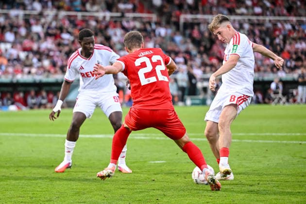 Isak Johannesson (1.FC Koeln) Torschuss zum 1:1 waehrend des DFB-Pokal 1 Runde Spiels zwichen Wuerzburger Kickers v 1.FC Koeln, AKON ARENA am 24. August 2026 in Wuerzburg, Deutschland. (Foto von Harry Langer DeFodi Images) +++ Isak Johannesson (1.FC Koeln) scores his team s first goal during the DFB-Pokal 1 Runde match between Wuerzburger Kickers v 1.FC Koeln at AKON ARENA on August 24, 2026 in Wuerzburg, Germany. (Photo by Harry Langer DeFodi Images) (Photo by Harry Langer DeFodi Images) DFB DFL REGULATIONS PROHIBIT ANY USE OF PHOTOGRAPHS AS IMAGE SEQUENCES AND OR QUASI-VIDEO. - *** Isak Johannesson of 1. FC Köln takes a shot on goal to make it 1–1 during the DFB Cup first-round match between Würzburger Kickers and 1. FC Köln at AKON ARENA on August 24, 2026, in Würzburg, Germany. Photo by Harry Langer, DeFodi Images. Isak Johannesson of 1. FC Köln scores his team’s first goal during the DFB-Pokal first-round match between Würzburger Kickers and 1. FC Köln at AKON ARENA on August 24, 2026 in Würzburg, Germany. Photo by Harry Langer, DeFodi Images. Photo by Harry Langer, DeFodi Images. DFB and DFL regulations prohibit any use of photographs as image sequences and or quasi-video.