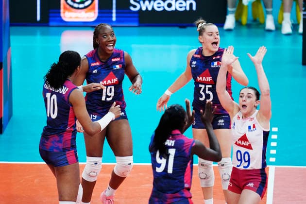 GÖTEBORG, SVERIGE 20260824 Frankrike jublar efter poäng under mandagens match i grupp D mellan Montenegro och Frankrike under damernas volleyboll-EM i Scandinavium. GÖTEBORG SVERIGE x9200x *** GOTHENBURG, SWEDEN 20260824 France celebrates after scoring a point during Monday s Group D match between Montenegro and France at the Women s European Volleyball Championship at Scandinavium in Gothenburg, Sweden x9200x  Copyright: xBjörnxLarssonxRosvall TTx VOLLEYBOLL-EM MONTENEGRO - FRANKRIKE