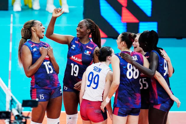 France celebrates after scoring during the women s EuroVolley 2026 European Championship, EM, Europameisterschaft pool D match between Montenegro and France at Scandinavium arena in Gothenburg, Sweden, on Aug. 24, 2026. GÖTEBORG SWEDEN x9200x *** France celebrates after scoring during the Women s EuroVolley 2026 European Championship Pool D match between Montenegro and France at the Scandinavium Arena in Gothenburg, Sweden, on Aug. 24, 2026 GOTHENBURG SWEDEN x9200x  Copyright: xBjörnxLarssonxRosvall TTx EUROPEAN VOLLEYBALL CHAMPIONSHIP MONTENEGRO - FRANCE
