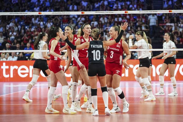 Turkiye v Hungary - CEV EuroVolley 2026 ISTANBUL, TURKIYE - AUGUST 24: Players of Turkiye celebrate after a point during the CEV EuroVolley 2026 Women Group A match between Turkiye and Hungary at Sinan Erdem Sports Hall, on August 24, 2026 in Istanbul, Turkiye. Agit Erdi Ulukaya Anadolu Istanbul Turkey. Editorial use only. Please get in touch for any other usage.  Copyright: x2026xAnadoluxAgitxErdixUlukayax