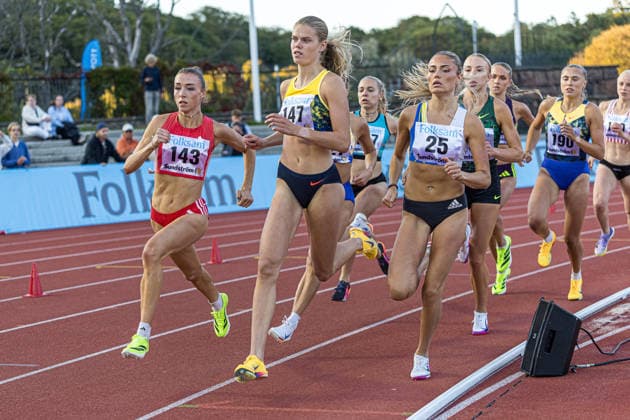260824 Lucy Armitage, Storbritannien, Malin Hoelsveen, Norge och Alice Magnell Millan, Tjalve FIF tävlar i damernas 1000 meter under friidrottstävlingen Folksam Grand Prix den 24 augusti 2026 i Göteborg. *** August 24, 2026: Lucy Armitage of the United Kingdom, Malin Hoelsveen of Norway, and Alice Magnell Millan of Tjalve FIF will compete in the women’s 1,000-meter race at the Folksam Grand Prix track and field meet on August 24, 2026, in Gothenburg  Copyright: MICHAELxERICHSEN BB260824MI018