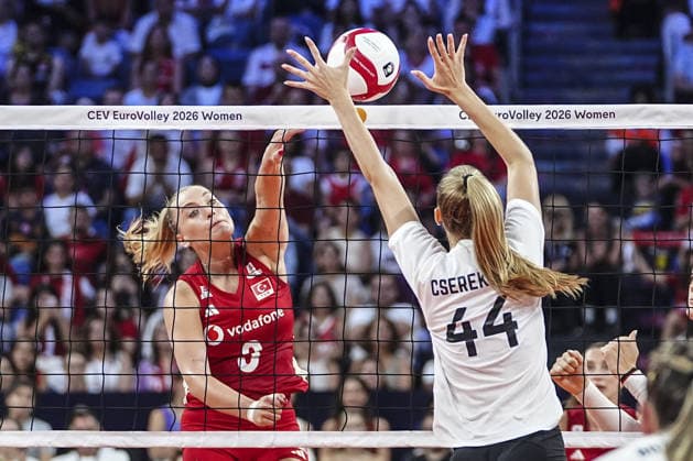 Turkiye v Hungary - CEV EuroVolley 2026 ISTANBUL, TURKIYE - AUGUST 24: Cansu Ozbay (3) of Turkiye in action against Zsofia Csereklye (44) of Hungary during the CEV EuroVolley 2026 Women Group A match between Turkiye and Hungary at Sinan Erdem Sports Hall, on August 24, 2026 in Istanbul, Turkiye. Agit Erdi Ulukaya Anadolu Istanbul Turkey. Editorial use only. Please get in touch for any other usage.  Copyright: x2026xAnadoluxAgitxErdixUlukayax