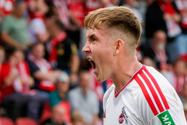Im Bild: Jubel nach dem Tor zum 1:2 beim Torschuetzen Isak Johannesson (1. FC Koeln, 8) 24.08.2026, FC Wuerzburger Kickers - 1. FC Koeln, DFB-Pokal, 1. Runde, Deutschland, Wuerzburg, AKON-Arena, DFL REGULATIONS PROHIBIT ANY USE OF PHOTOGRAPHS AS IMAGE SEQUENCES AND OR QUASI-VIDEO. *** Pictured: Celebrations after the goal that made the score 1–2, with goal scorer Isak Johannesson of 1. FC Köln, August 24, 2026, FC Würzburger Kickers vs. 1. FC Köln, DFB Cup, First Round, Germany, Würzburg, AKON Arena, DFL regulations prohibit any use of photographs as image sequences and or quasi-video Copyright: HMBxMedia xJulienxBecker