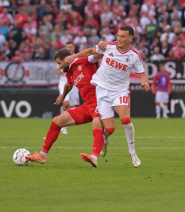 24.08.2026, xblx, Fussball DFB Pokal 1.Runde, Kickers Wuerzburg - 1.FC Köln v.l. Daniel Hägele Haegele (Würzburger Kickers), Said El Mala (1. FC Köln) Wuerzburg *** August 24, 2026, xblx, Soccer, DFB Cup First Round, Würzburger Kickers vs. 1. FC Köln, Referee: Daniel Hägele (Haegele), Würzburger Kickers, Said El Mala (1. FC Köln), Würzburg
