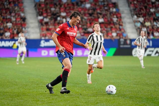Jorge Herrando of CA Osasuna seen during LaLiga EA Sports game between teams of Osasuna CA and Levante UD (Mickael Ducint Ball Raw Images) Pamplona Estadio El Sadar Spain Copyright: xMickaelxDucintx mickaelducint_Osasuna_Levante257
