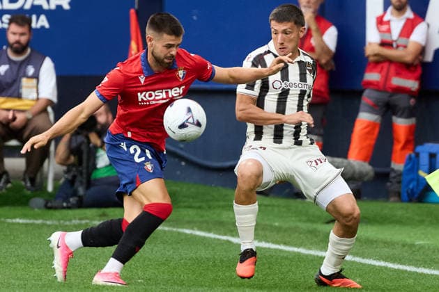LaLiga EASports: CA Osasuna vs Levante UD Arguibide of Osasuna and Thiago of Levante UD during match LaLiga EASports between CA Osasuna and Levante UD played at El Sadar stadium in Pamplona (Spain) on Aug 24 2026 *** LaLiga EASports: CA Osasuna vs. Levante UD — Arguibide of Osasuna and Thiago of Levante UD during the LaLiga EASports match between CA Osasuna and Levante UD played at El Sadar Stadium in Pamplona, Spain, on Aug. 24, 2026 Copyright: xInigoxAlzugarayx xAgenciaxLOFx