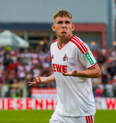 Im Bild: Jubel nach dem Tor zum 1:2 bei m Torschuetzen Isak Johannesson (1. FC Koeln, 8) 24.08.2026, FC Wuerzburger Kickers - 1. FC Koeln, DFB-Pokal, 1. Runde, Deutschland, Wuerzburg, AKON-Arena, DFL REGULATIONS PROHIBIT ANY USE OF PHOTOGRAPHS AS IMAGE SEQUENCES AND OR QUASI-VIDEO. *** Pictured: Celebrations after the goal that made the score 1–2, with goal scorer Isak Johannesson of 1. FC Köln, August 24, 2026, FC Würzburger Kickers vs. 1. FC Köln, DFB Cup, First Round, Germany, Würzburg, AKON Arena, DFL regulations prohibit any use of photographs as image sequences and or quasi-video Copyright: HMBxMedia xJulienxBecker