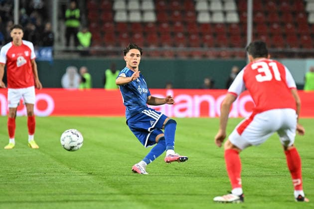 Fußball I Herren I Saison 2026-2027 I DFB-Pokal I Hallescher FC - FC Schalke 04 I 24.08.2026 Soufiane El-Faouzi (23, FC Schalke 04) Freisteller, Nahaufnahme, Porträt, Portrait, Einzelfoto, Einzelbild, Körper Halle (Saale) Leuna-Chemie-Stadion Sachsen-Anhalt Deutschland *** Soccer I Men s I 2026–2027 Season I DFB Cup I Hallescher FC vs. FC Schalke 04 I August 24, 2026 Soufiane El Faouzi, 23, FC Schalke 04, cutout, close-up, portrait, single photo, single image, body, Halle, Saale, Leuna, Chemie Stadium, Saxony-Anhalt, Germany Copyright: xLobeca InesxHähnelx