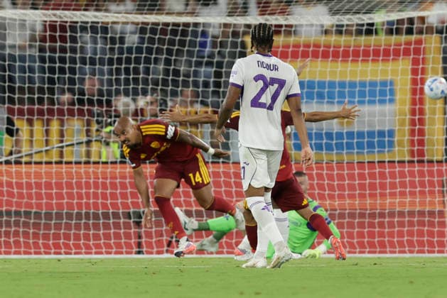 Italy: Serie a football match AS Roma vs Fiorentina Roma™s Dutch midfielder Donyell Malen scores against fiorentina goal of 1-0 during the Serie A football match between AS Roma vs Fiorentina at the Olimpico Stadium in Rome, Italy on August 24, 2026. _BPH5489 Copyright: xAntonioxBalascox