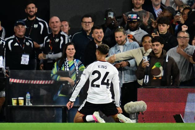 Fulham v Chelsea, Premier League GOAL Fulham midfielder Josh King (24) scores a goal and celebrates 1-1 during the Premier League match between Fulham and Chelsea at Craven Cottage, London, UK on 24 August 2026. London Craven Cottage Greater London UK Editorial use only DataCo restrictions apply See www.football-dataco.com , Copyright: xDennisxGoodwinx PSI-24739-0027