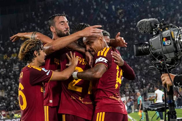 Donyell Malen of AS Roma celebrates with team mates after scoring the goal of 1-0 during the Serie A 2026 2027 football match between AS Roma and ACF Fiorentina at Stadio Olimpico in Rome (Italy), August 24, 2026. antoniettaxbaldassarre