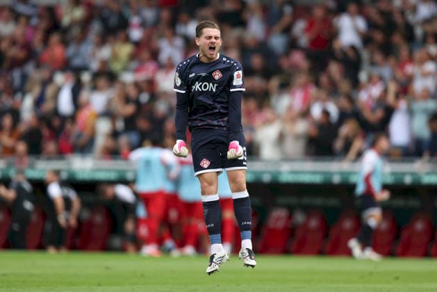 24.08.2026, Herren, Fussball, Saison 2026 2027, DFB-Pokal, 1. Runde: FC Wuerzburger Kickers - 1. FC Koeln Marko Rajkovacic ( 33, FC Würzburger Kickers) bejubelt das 1:0 der Kickers, DFL DFB REGULATES PROHIBIT ANY USE OF PHOTOGRAPHS AS IMAGE SEQUENCES AND OR QUASI-VIDEO Wuerzburg FLYERALARM Arena Bayern Deutschland *** August 24, 2026, Men s Soccer, 2026–2027 Season, DFB Cup, 1st Round: FC Würzburger Kickers 1, FC Köln; Marko Rajkovacic 33, FC Würzburger Kickers celebrates the Kickers’ 1–0 lead; DFL and DFB regulations prohibit any use of photographs as image sequences and or quasi-video. Wuerzburg FLYERALARM Arena, Bavaria, Germany