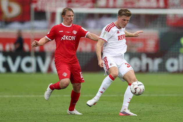 24.08.2026, Herren, Fussball, Saison 2026 2027, DFB-Pokal, 1. Runde: FC Wuerzburger Kickers - 1. FC Koeln Philipp Ochs ( 13, FC Würzburger Kickers) und Marius Bülter ( 30, 1. FC Köln), DFL DFB REGULATES PROHIBIT ANY USE OF PHOTOGRAPHS AS IMAGE SEQUENCES AND OR QUASI-VIDEO Wuerzburg FLYERALARM Arena Bayern Deutschland *** August 24, 2026, Men s Soccer, 2026–2027 Season, DFB Cup, First Round: FC Würzburger Kickers vs. 1. FC Köln—Philipp Ochs (13), FC Würzburger Kickers, and Marius Bülter (30), 1. FC Köln, DFL and DFB regulations prohibit any use of photographs as image sequences and or quasi-video. Wuerzburg FLYERALARM Arena, Bavaria, Germany