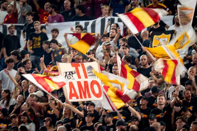 AS Roma v ACF Fiorentina - Serie A Enilive Supporters of AS Roma during the Serie A Enilive match between AS Roma and ACF Fiorentina at Olympic Stadium on August 24, 2026 in Rome, Italy Rome Olympic Stadium Lazio Italy Copyright: xGiuseppexMaffiax 260824SerieA_Roma-Fiorentina_GM_03615