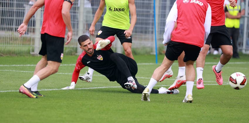 24.08.26 VfB Stuttgart Training Deutschland, Stuttgart, 24.08.2026, Fussball, Bundesliga, Saison 2026 2027, VfB Stuttgart Training: Fabian Bredlow. *** August 24, 2026 VfB Stuttgart Training Germany, Stuttgart, August 24, 2026, Soccer, Bundesliga, 2026–2027 Season, VfB Stuttgart Training Fabian Bredlow